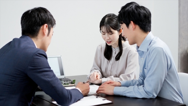 信頼性が最重要！仲介業者の評判を確認しよう